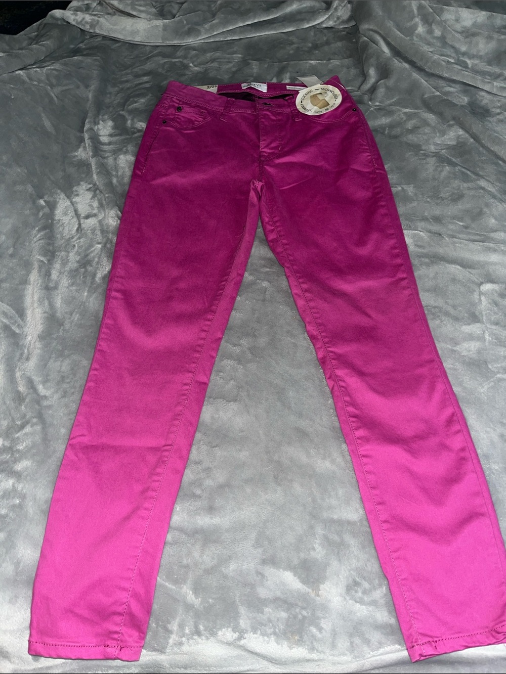 Women’s Skinny Pants in Vibrant Magenta